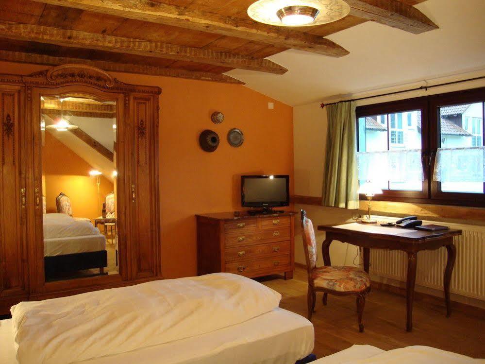 Historisches Genusshotel Loewen Schopfheim Esterno foto